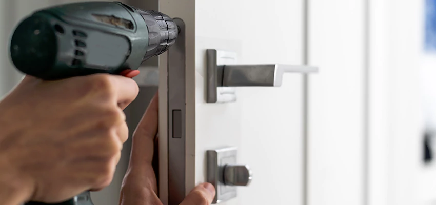 Locksmith For Lock Replacement Near Me in Skokie