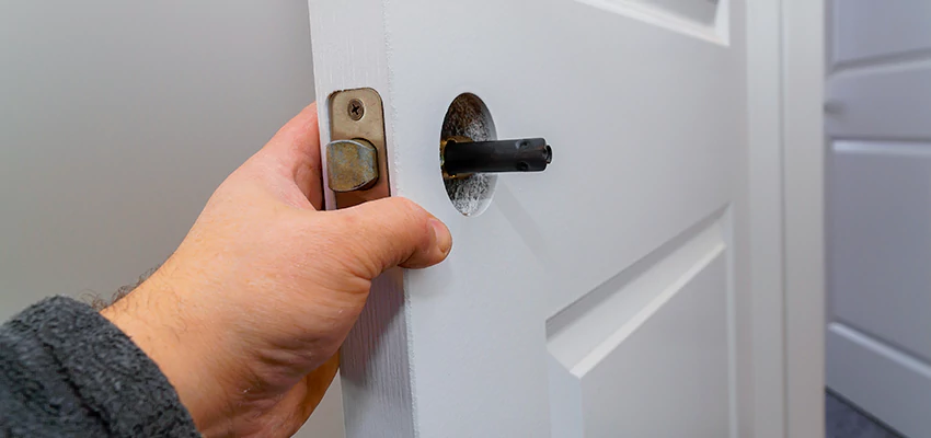 Nighttime Locksmith For Lock Repair in Skokie