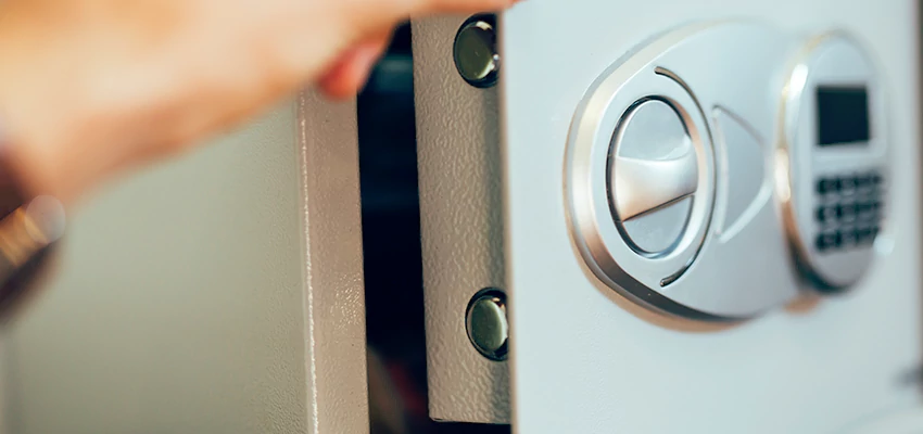 Fingerprint Safe Openers in Skokie